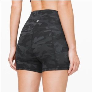 ISO lululemon incognito camo 4” size 4